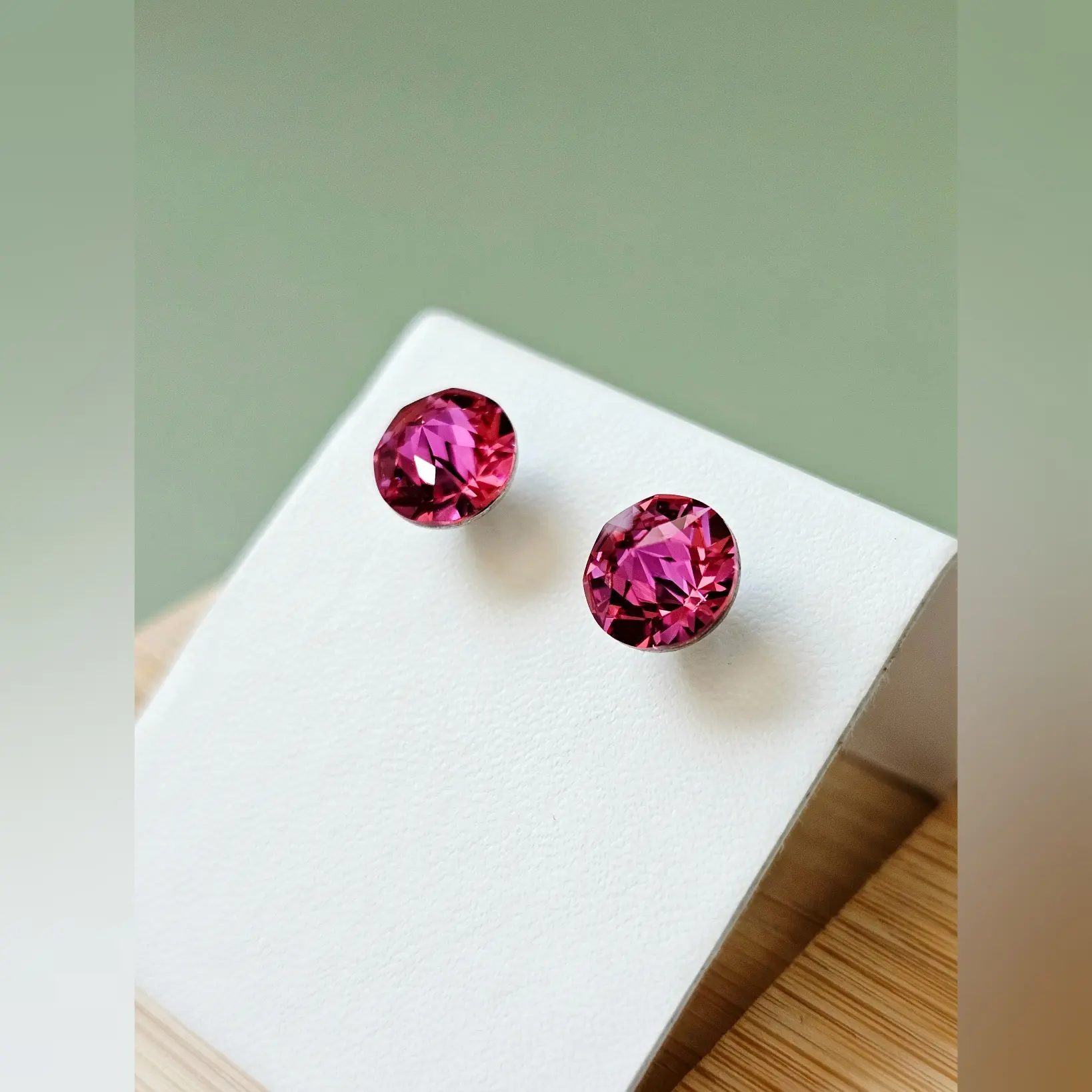 Naušnice Rose Spike Round Medium